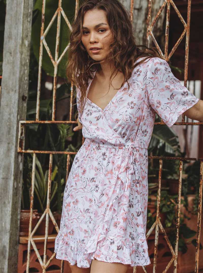 Be Free Gypsy Floral Bright Wh Roxy Sunset Kiss Wrap Dress | VERLYZ510