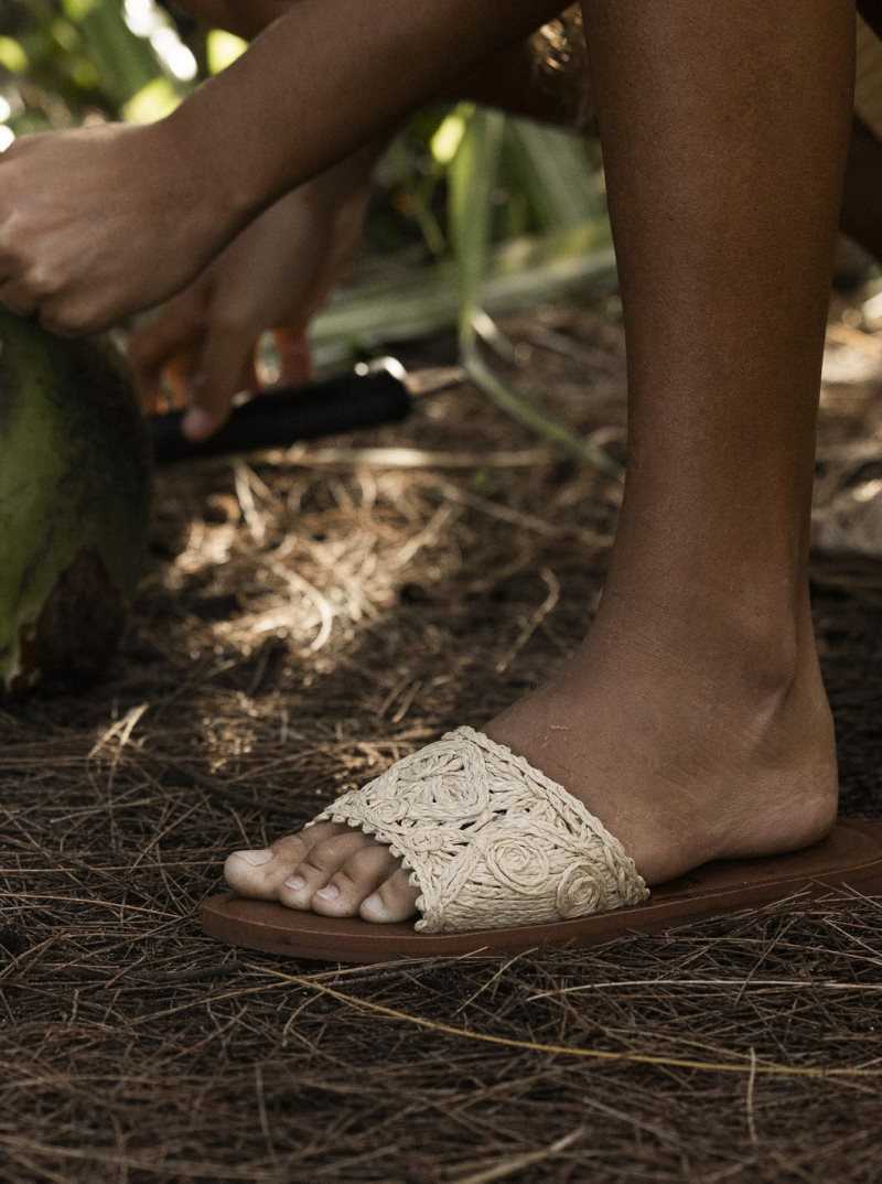 Natural Roxy Kaia Slim Slide Sandals | KWEMRG104