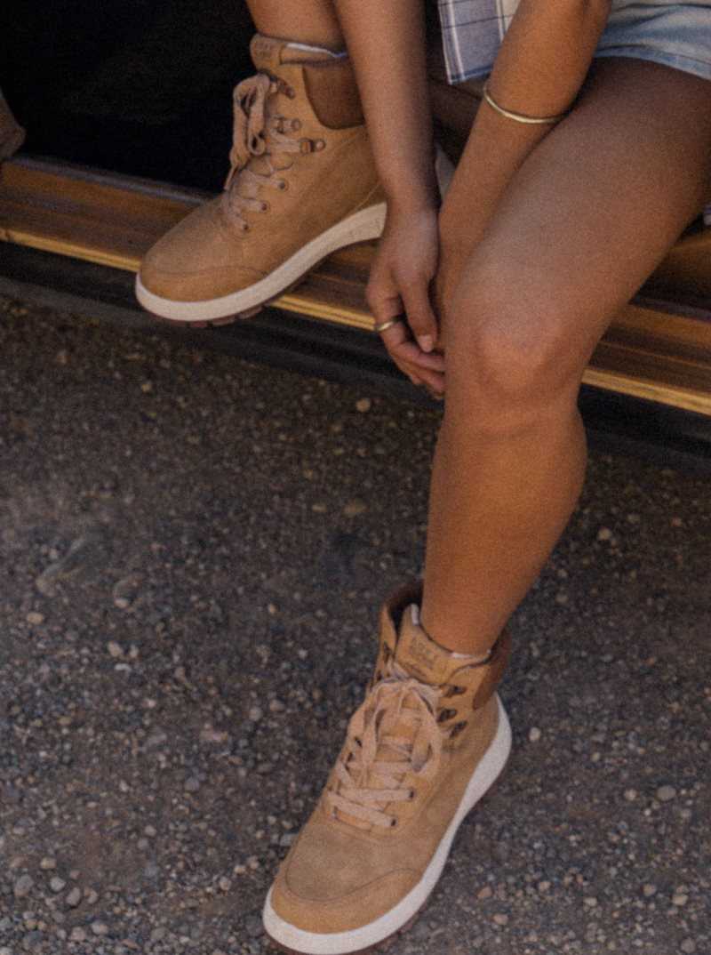 Tan Roxy Karmel Lace-Up Boots | JNUEMG892